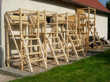 Die hier abgebildeten Dr&uuml;ckjagdb&ouml;cke wurden im Kundenauftrag nach individuellen Ma&szlig;angaben von uns gefertigt.
